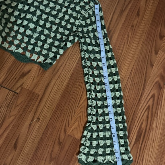 Emery Park Green Crocheted Women's Bell Sleeve Cropped Sweater Size M Y2k Hippie - Picture 8 of 9